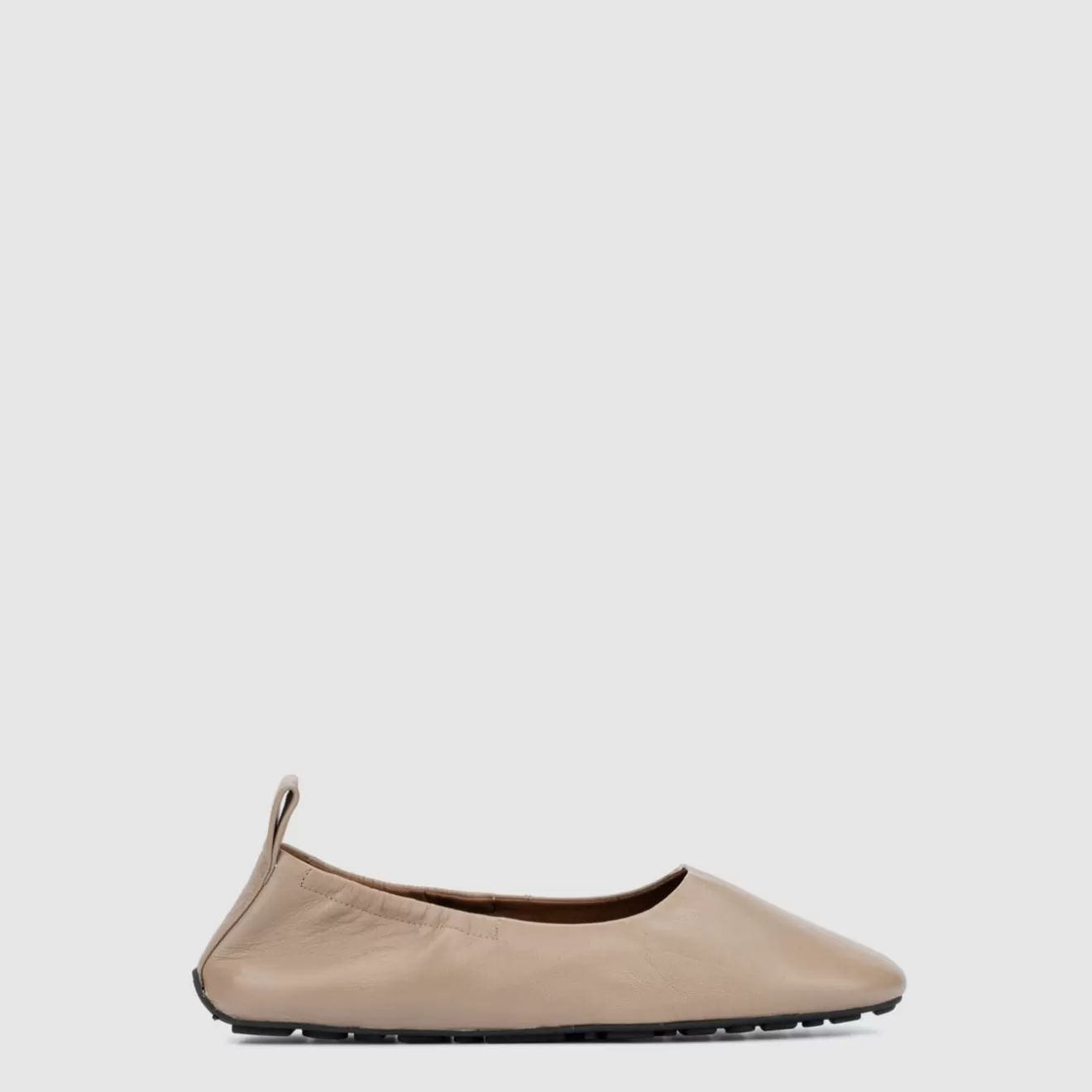 Women Aquatalia Flats | Quortney Taupe