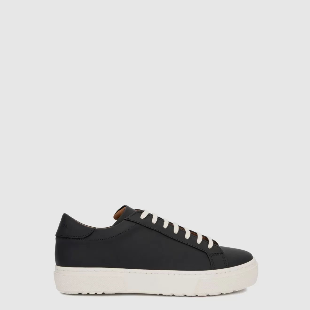 Men Aquatalia Sneakers | Vic Black